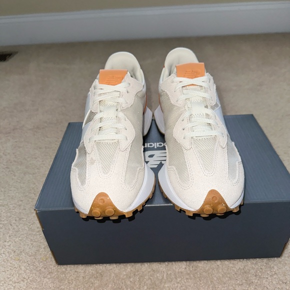 New Balance 327 (Sea Salt/Rust Oxide) Size 8 - Picture 4 of 16